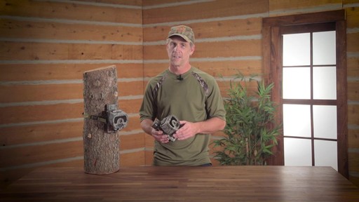 Eyecon Jag 9MP Invisi-Flash Trail / Game Camera Camo - image 5 from the video